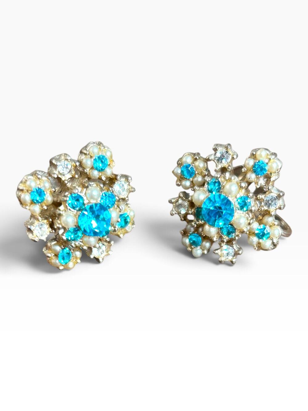 Vintage 1950s Aqua Blue Rhinestone Cluster Screw Back Earrings Silver Tone